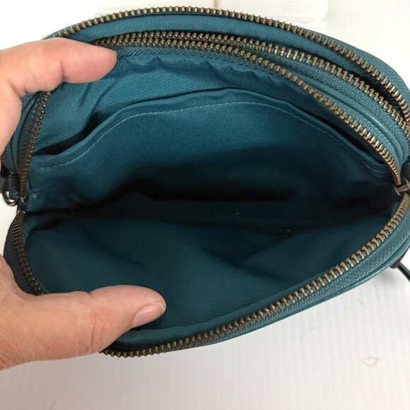 Mini teal coach crossbody - Picture 5 of 6